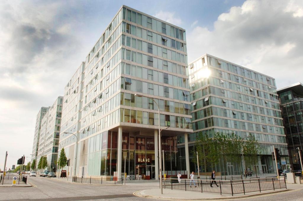 - Hub * Milton Keynes