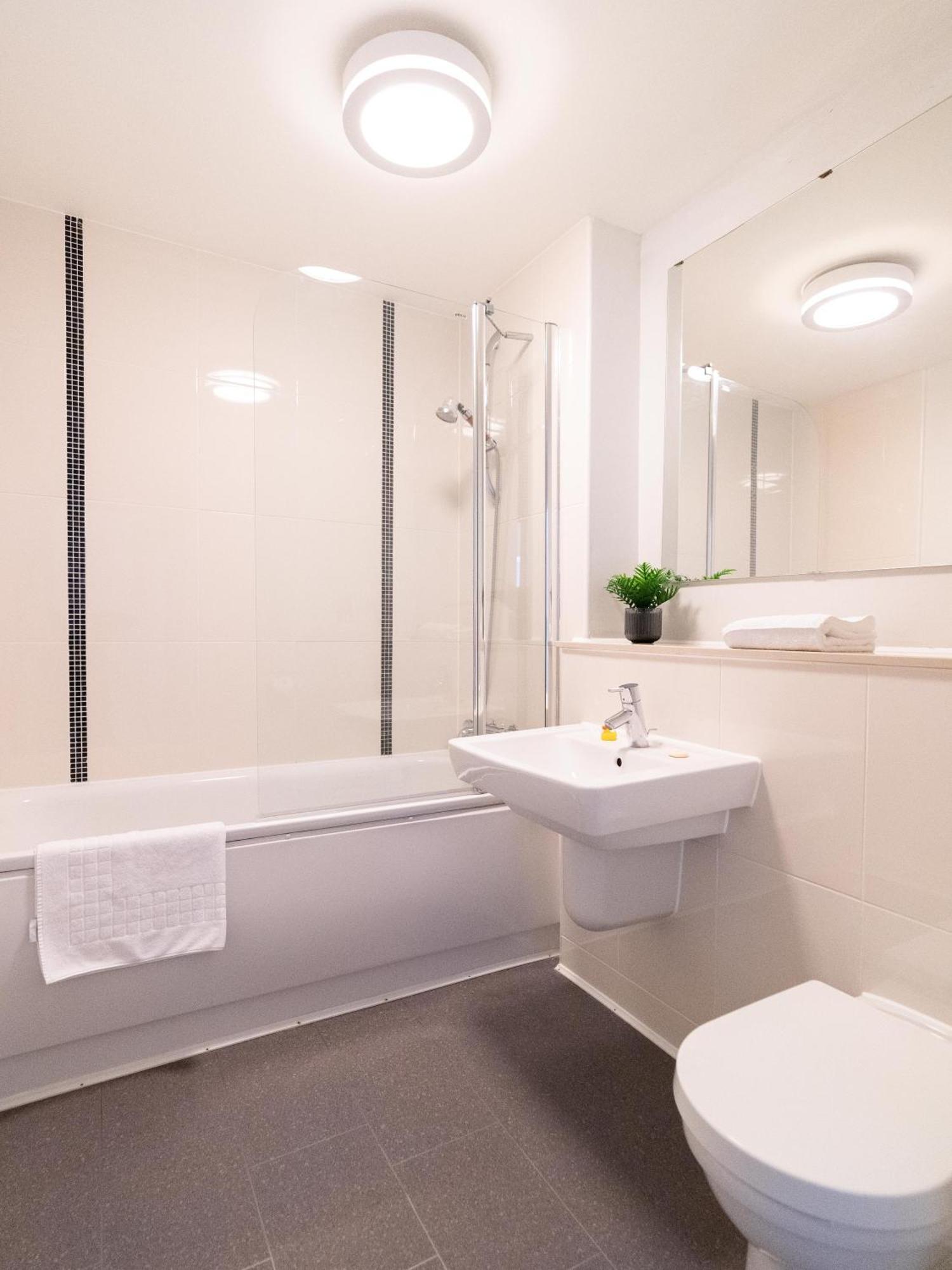 - Hub Apartment Milton Keynes